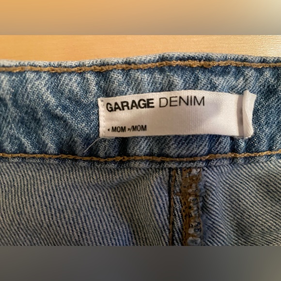 GARAGE| Size 1 Mom Jean - Picture 10 of 13